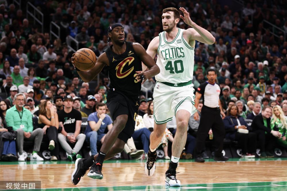 展示了他作 展示了他作