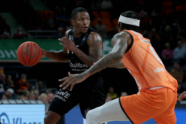 从而成功避 从而成功避